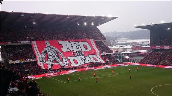 Tifo de los ultras del Standard. 