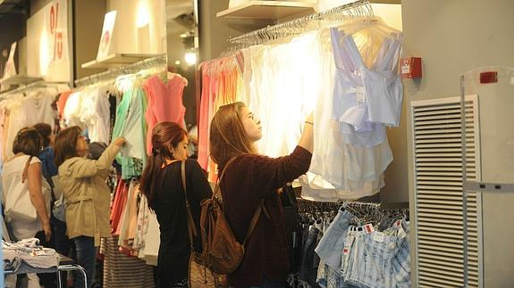 Los consumidores hacen una mejor valoración de la situación actual. 