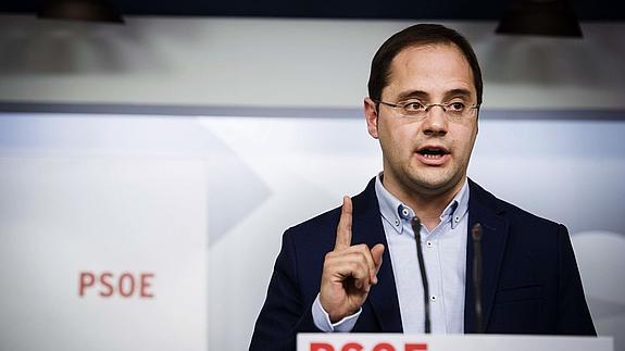 El secretario de Organización del PSOE, César Luena. 