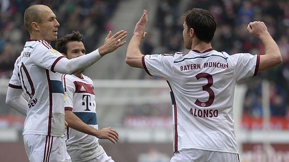 Alonso celebra el gol ante el Hanover. 