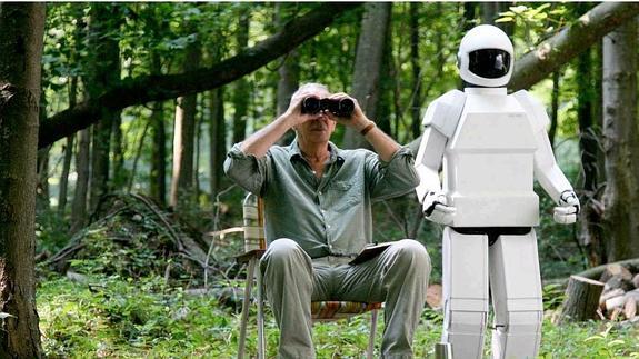El filme 'Un amigo para Frank' plantea el tema de estos robots de compañía. 