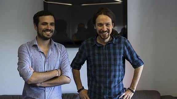 Alberto Garzón y Pablo Iglesias. 