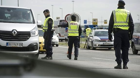 Operativo contra el tráfico de personas en Austria.