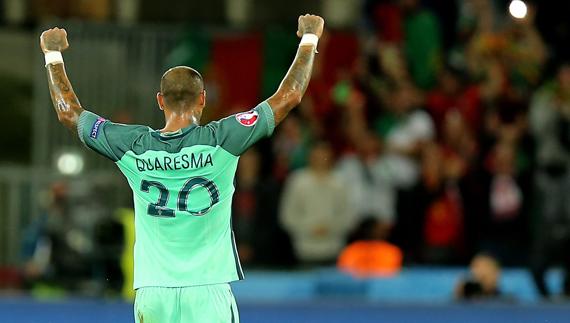 Quaresma celebra su gol. 