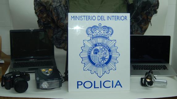 Detenido por grabar a más de mil chicas practicando sexo o haciendo sus necesidades