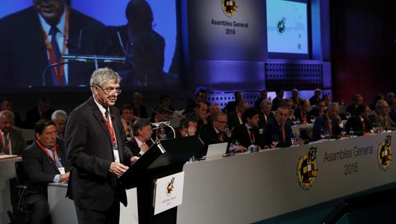 Angel María Villar, durante su intervención en la Asamblea General. 