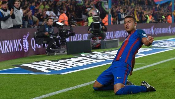 Rafinha celebra su gol al Granada. 