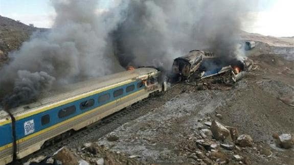 Trenes siniestrados en Irán.