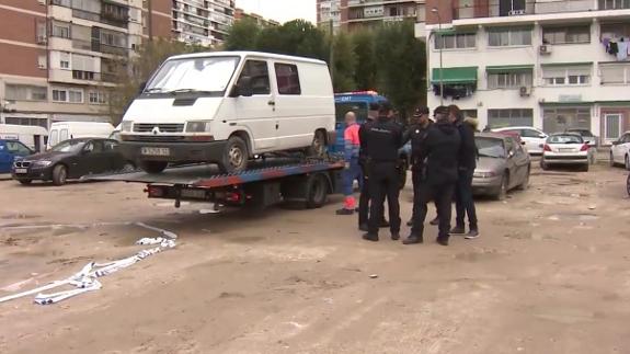 Mueren dos hermanos dentro de una furgoneta en Madrid