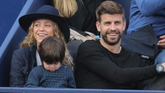 Shakira y Piqué, con su hijo Milan.