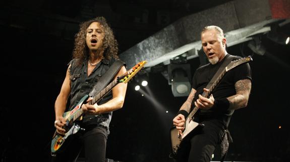 Parte del grupo Metallica en un concierto. 