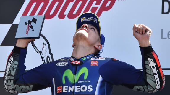 Maverick Viñales, tras la victoria. 