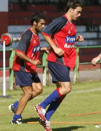 OPCIÓN. Luis Morán, en un entrenamiento en Mareo. / J. BILBAO