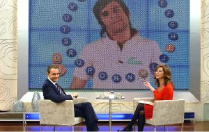 POLÉMICO VÍDEO. Zapatero, ayer, en el programa televisivo de Ana Rosa Quintana. / EFE