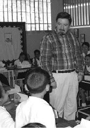 EDUCACIÓN. Gutiérrez, en un colegio de Venezuela. / A. A.