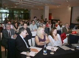 Asistentes a la apertura del primer congreso nacional de abogados del turno de oficio, ayer en el Hotel NH. / L. SEVILLA