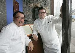 Pedro y Marcos Morán en su restaurante. ::                             P. UCHA