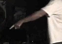 Un vídeo muestra la paliza de un juez de Texas a su hija por descargarse música