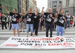 Los mineros recorren las calles de Oviedo