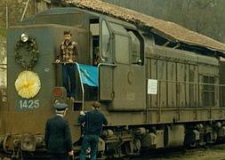 Último viaje en ancho internacional de un tren de Feve perteneciente a la línea entre Gijón y Laviana, en 1984. ::                                                        FOTOS:                             AMIGOS DEL FERROCARIL DON PELAYO