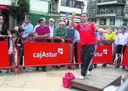 El joven Sergio está en racha al ganar en Oviedo tras adjudicarse el XXV Memorial Cajetilla. ::                             G. F. B.