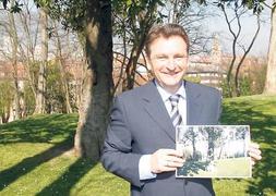 Luis Barhe elige los jardines de La Rodriga como su rincón de la ciudad. ::                             MARIO ROJAS