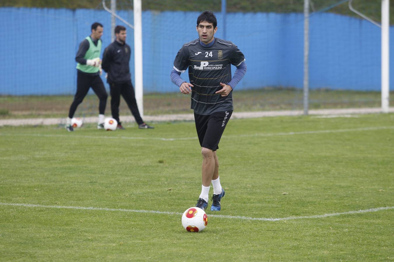 Javi Hernández en un entrenamiento del Real Oviedo. 