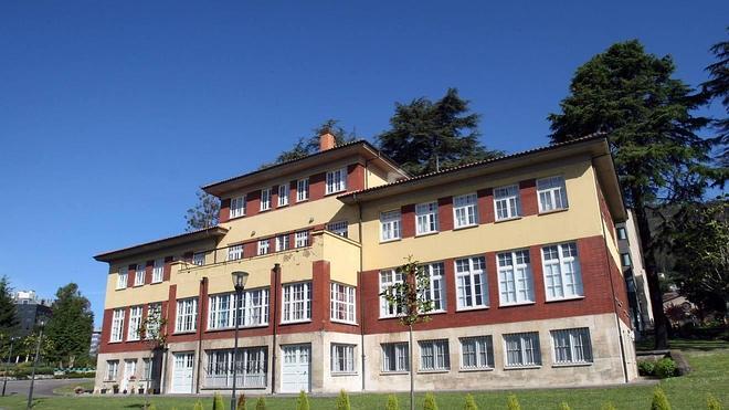 Uno de los edificios de la Fundación Docente de los Mineros Asturias (Fundoma).