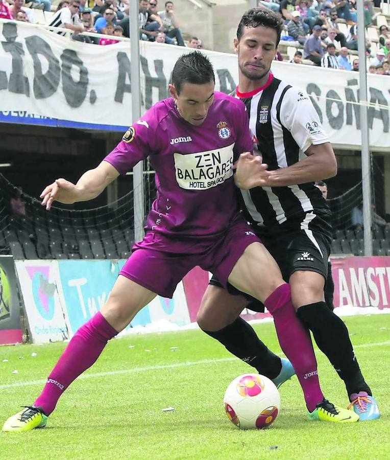 Javi Camochu en el partido de Cartagonova