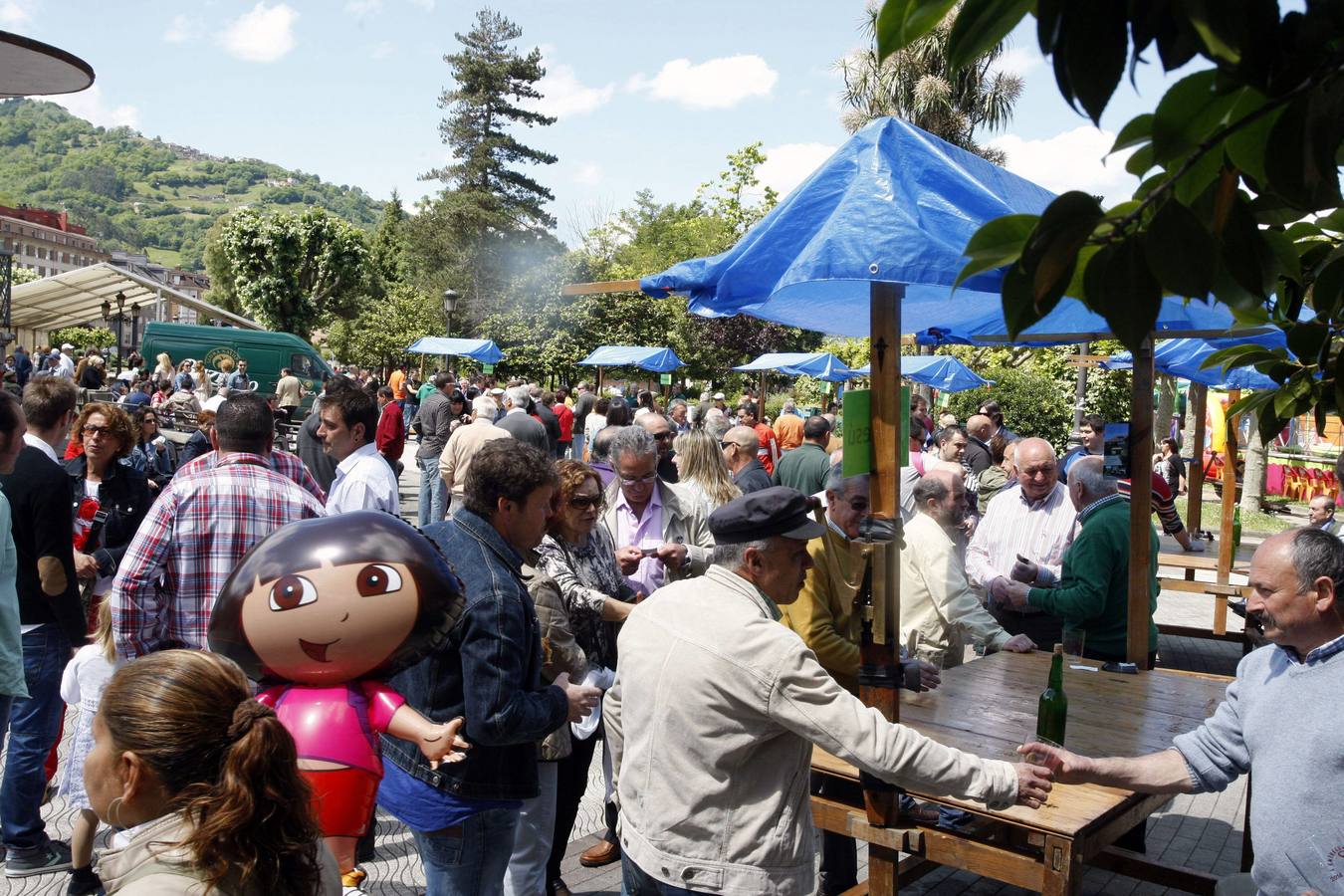 3.000 litros de sidra gratuitos en El Entrego