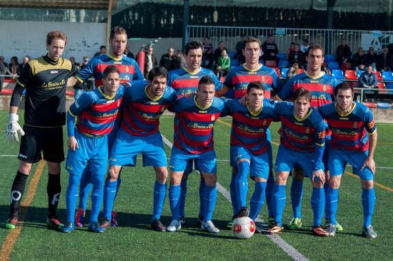 Equipo del Llagostera que se enfrentó al Racing de Santander, en el partido de ida. 