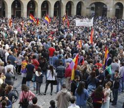 Los partidarios de la república se concentran en Gijón, Oviedo, Avilés y Siero para pedir un referéndum