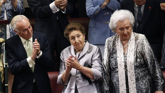 Familiares de los Reyes siguen la ceremonia desde la tribuna de invitados