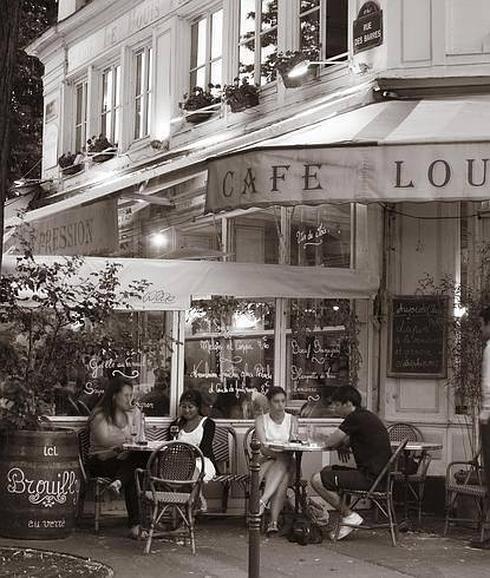 Terraza de una cafetería parisina, ciudad donde el café es una auténtica religión