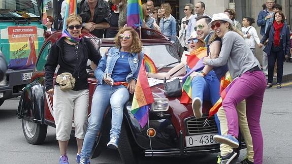 Participantes en el desfile del 'Orgullín del Norte'. 