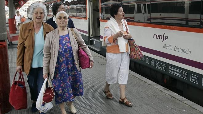 Se pone el marcha el tren playero con el objetivo de llegar a los 3.000 usuarios
