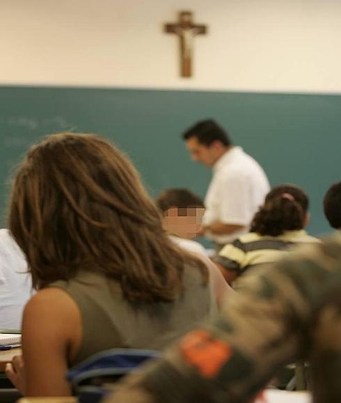 Educación implantará 6 horas de religión frente a 9 pedidas por Arzobispado