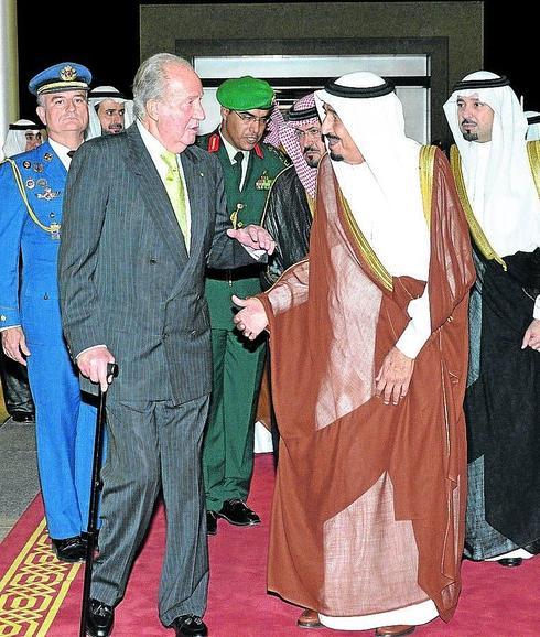 Juan Carlos y Sofía esperan órdenes