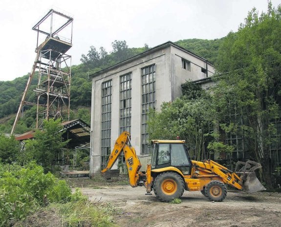 Obras en los alrededores del pozo de Santa Bárbara. 