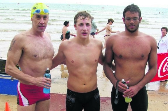 Kimbo Vallejo, Jorge Bedia y Enrique Lara. 