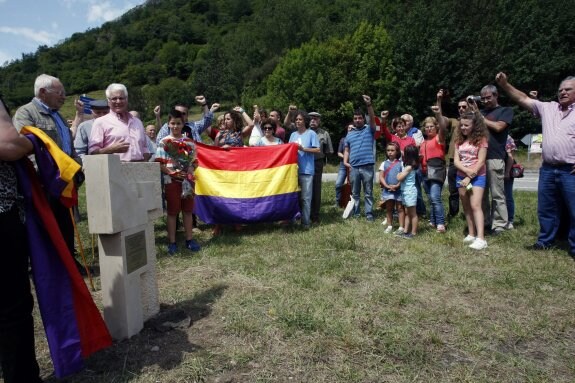 Caso rinde homenaje a los replesaliados del franquismo