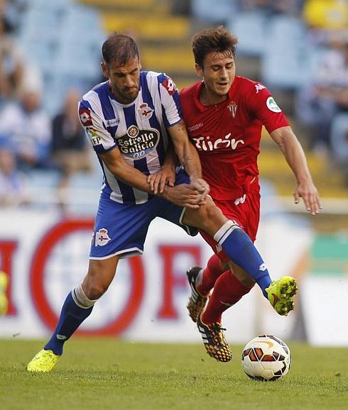 Abelardo, durante el encuentro disputado ayer contra el Sporting de Portugal. 