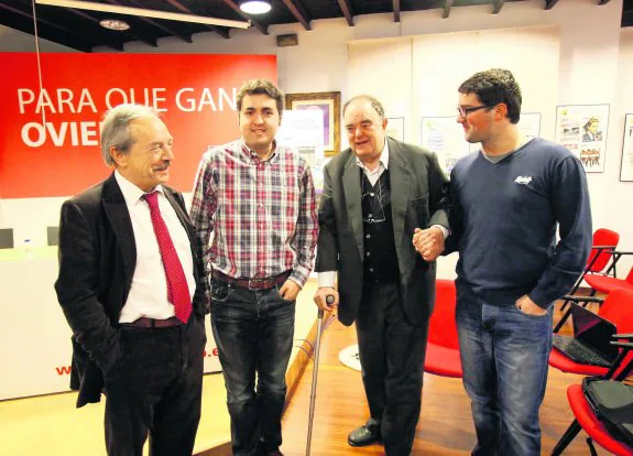 Wenceslao López, el ahora eurodiputado Jonás Fernández y Antonio Masip en un acto electoral de la campaña de las europeas. 