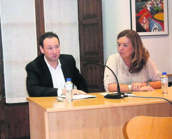 Guillermo Martínez y Dolores Álvarez Campillo, ayer. 