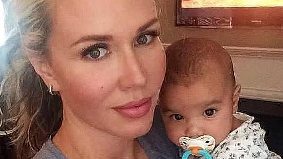 Jessica Arrendale en una imagen junto a su hija.