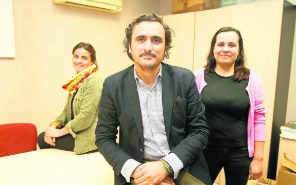 Por la izquierda, Ana Reguero, Alejandro Arias y Verónica González Vaquero. 