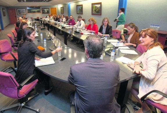 La consejera Esther Diaz nformó ayer de los cambios al Consejo Asesor de Bienestar Social. 