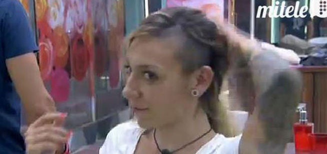 Sorpresa en Gran Hermano: Paula se rapa el pelo