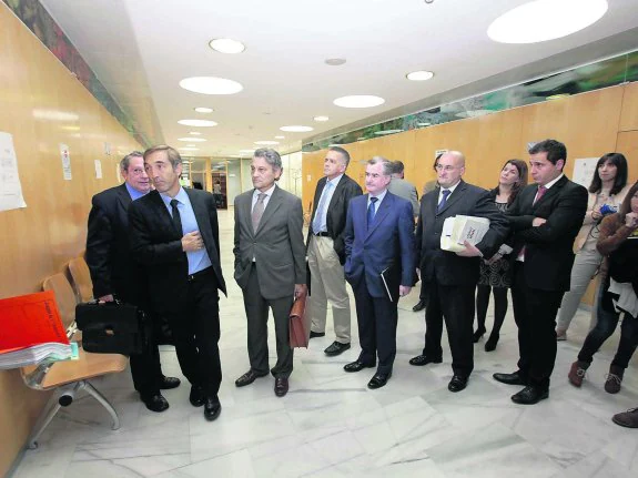 Abogados que participan en las diligencias del Caso Niemeyer, en los Juzgados de Avilés.. 