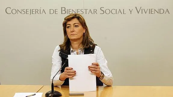 Esther Díaz, en su comparecencia en la Consejería de Bienestar Social.